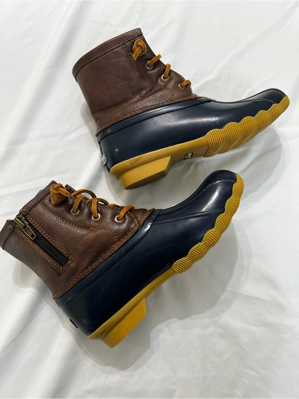 Sperry Navy and Brown Girls Waterproof Duck Boots Size 1 Minor Flaws
